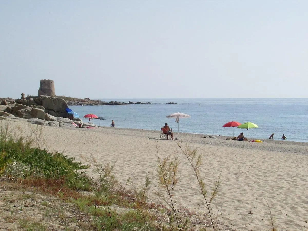 アパート Guest House Safigumoru 5 Minuti In Spiaggia バリ・サルド